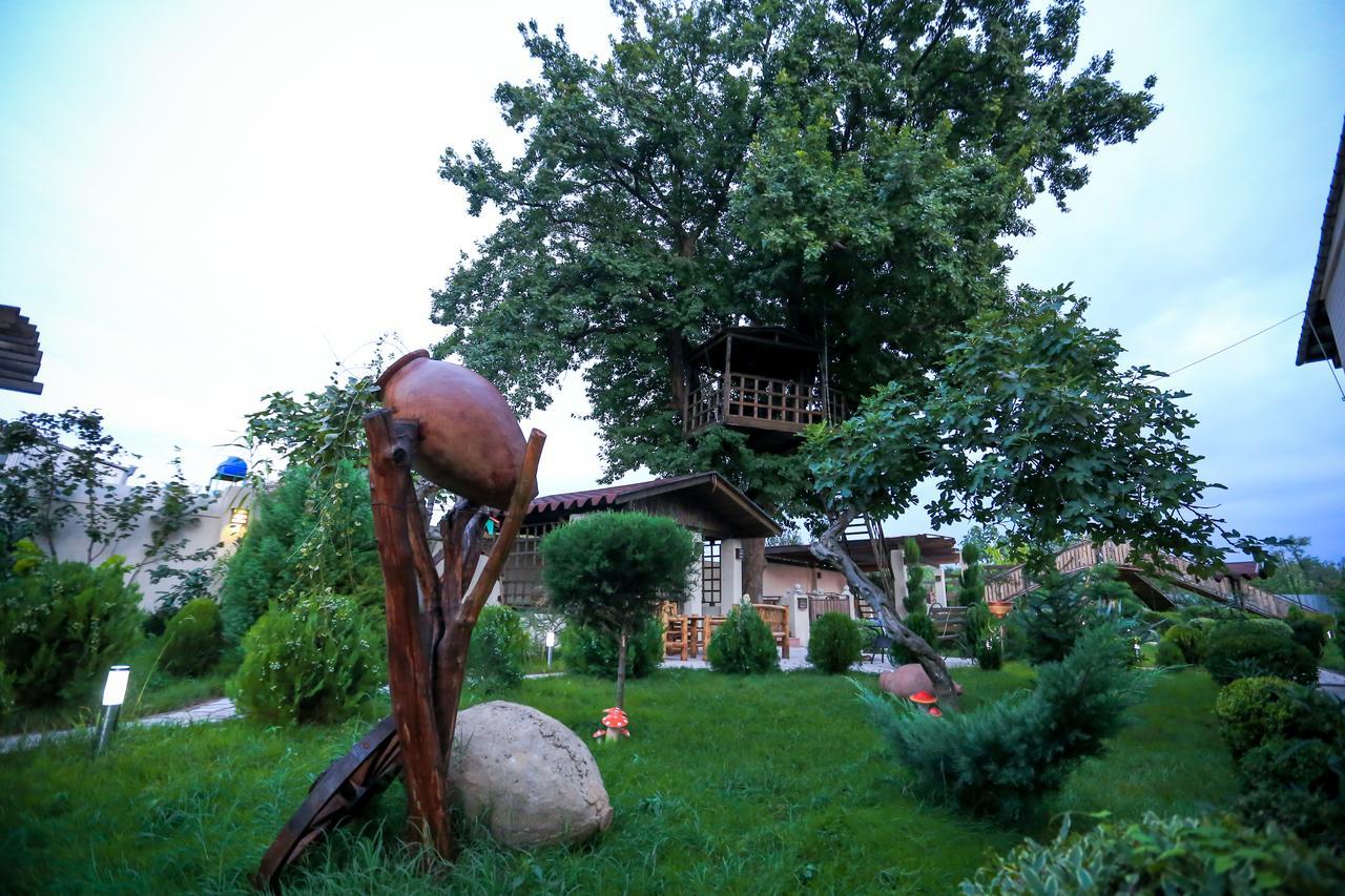 Garden Hotel Kʼutʼaisi Exterior foto