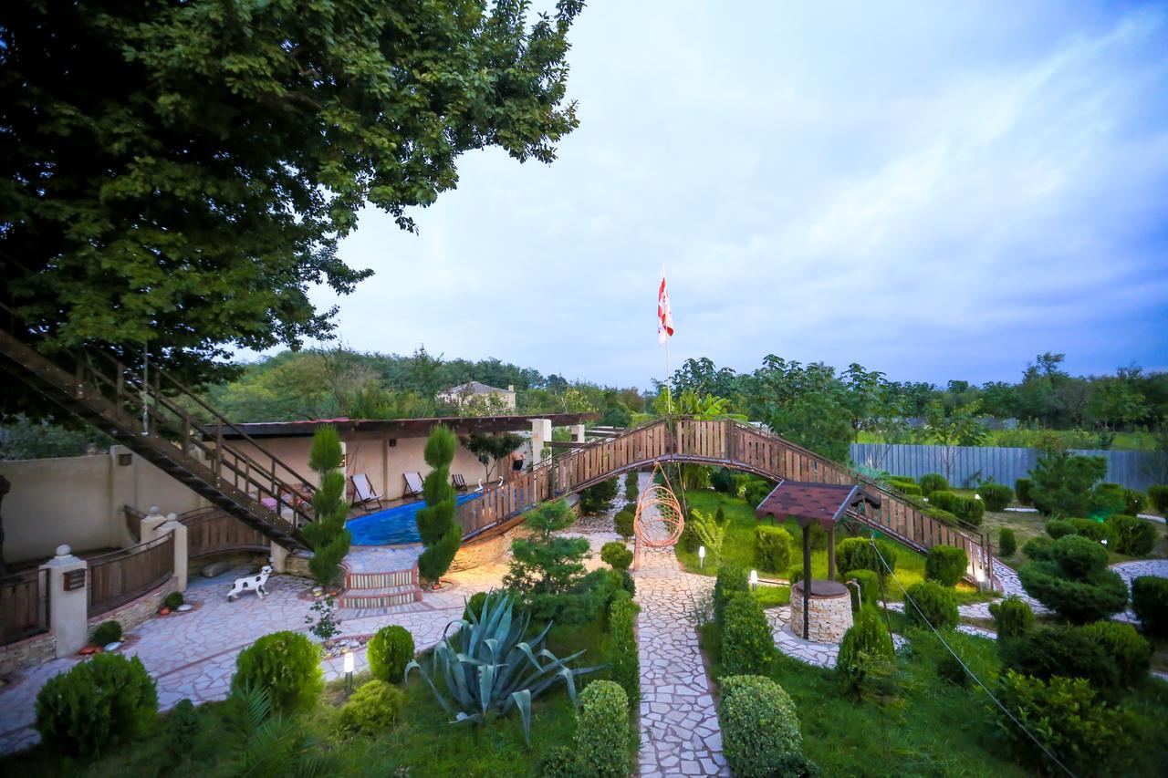 Garden Hotel Kʼutʼaisi Exterior foto