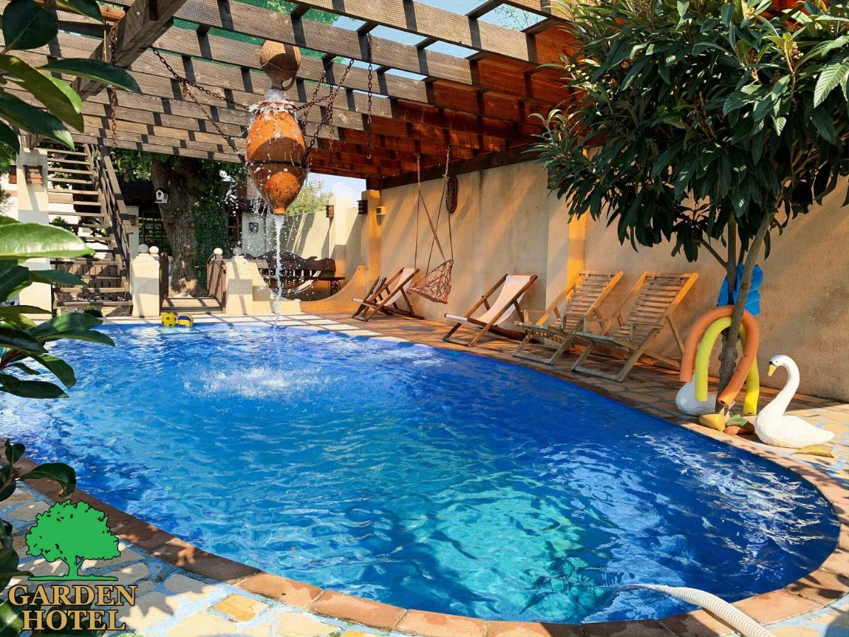 Garden Hotel Kʼutʼaisi Exterior foto